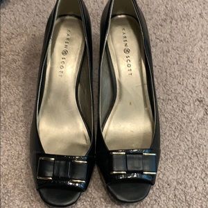Block heels black with gold trim
